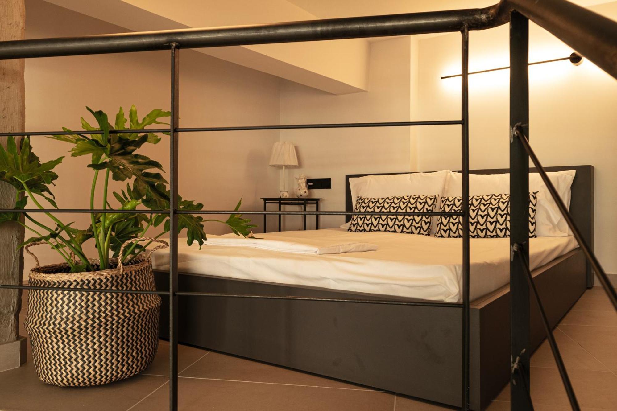 Mini Loft Apartment กาลามาตา ภายนอก รูปภาพ